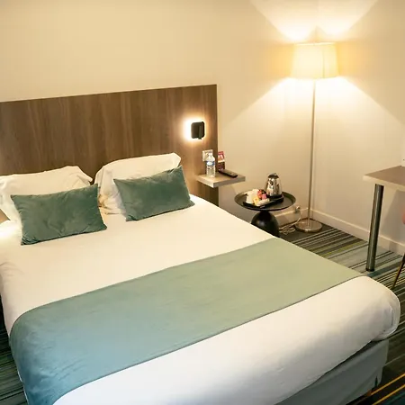 Central Hotel 3*