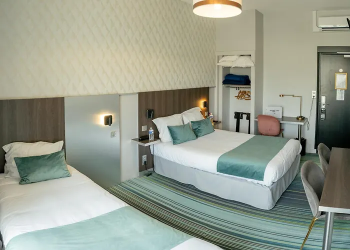 Central 3* بواتييه