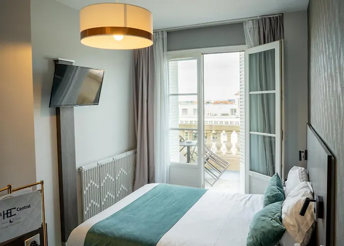 Отель Central 3*